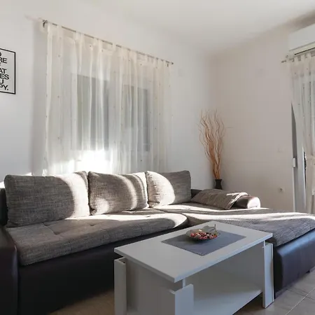 Apartmán Beautiful In Komarna With Wifi